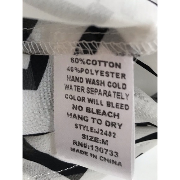 Umgee Women’s Black and White Chevron Print Top  Medium - Picture 6 of 6